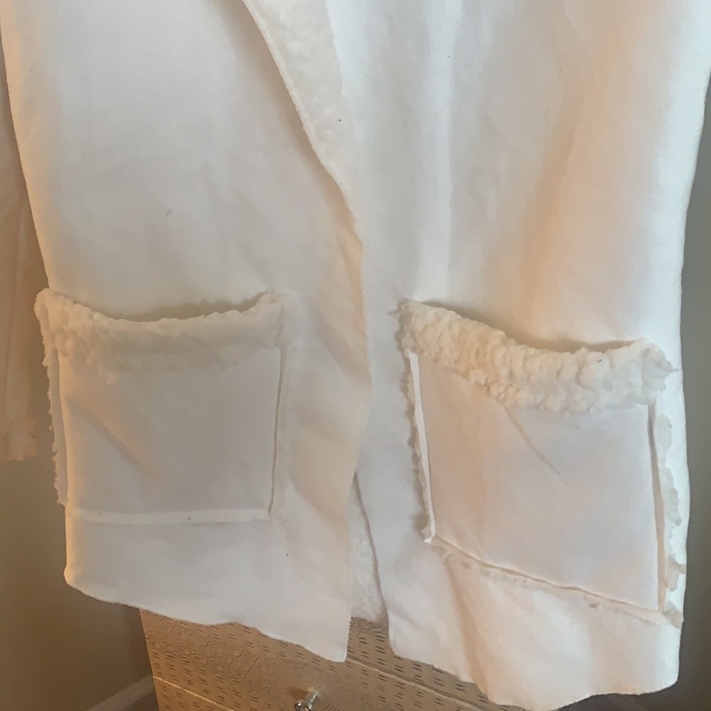 New - Picture 4 of 6